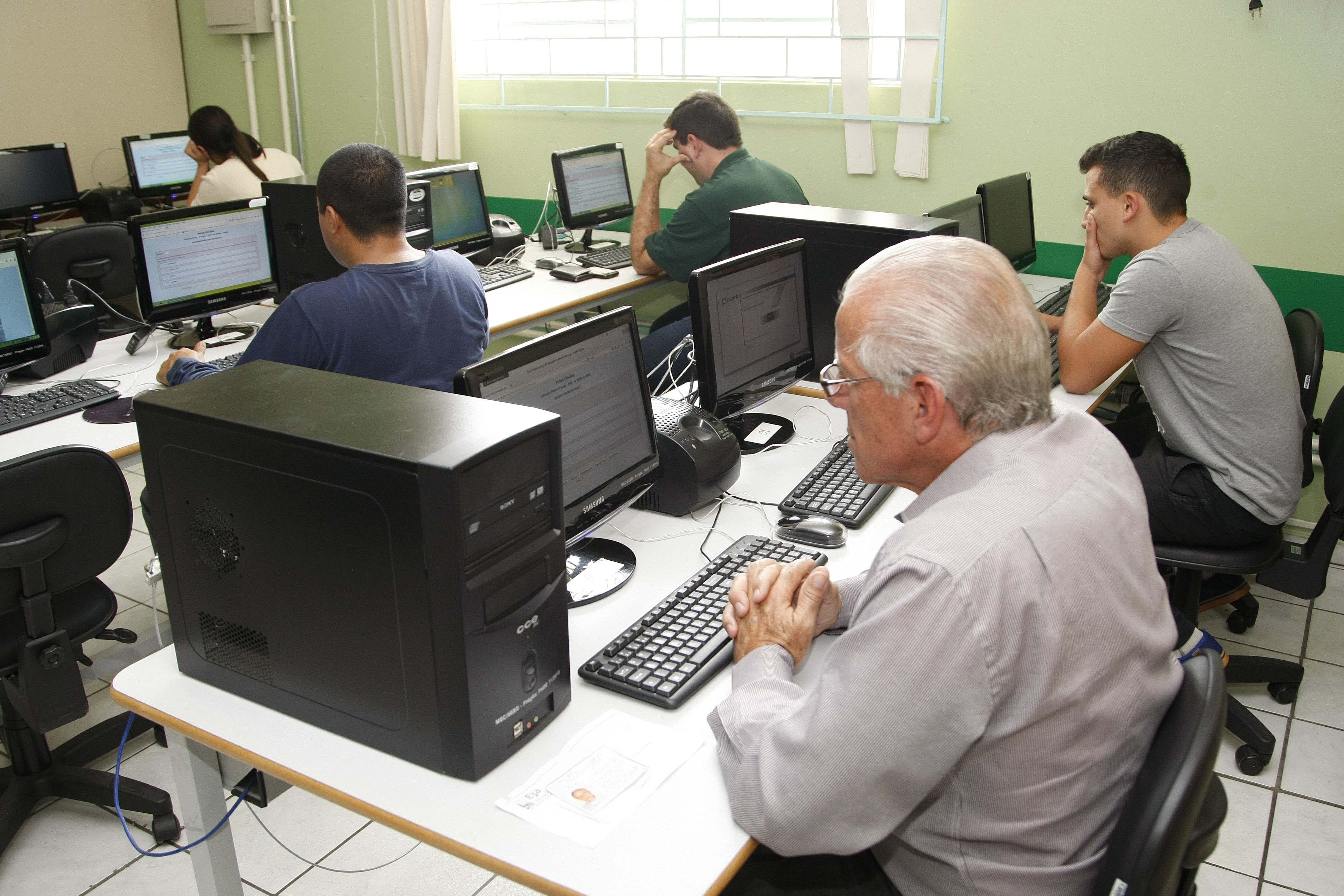 Inscrições para exames EJA