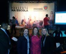 Equipe do NRE de Jacarezinho com a chefe Ana Maria Molini