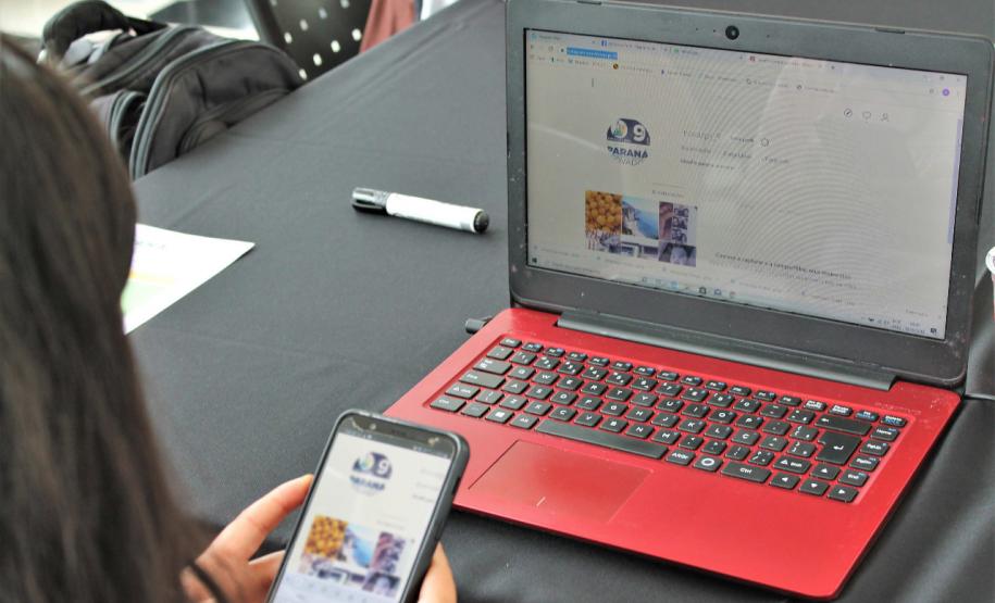 Em apenas 2 semanas, mais de 10.000 professores se inscreveram para participar como cursistas do Grupo de Estudos Formadores em Ação - grupo que vai capacitar os professores da rede estadual para ressignificarem suas práticas pedagógicas com o apoio de novas tecnologias. Além dos 10.000 cursistas, outros 1.962 professores se inscreveram como “Professor Formador” para coordenar as discussões.