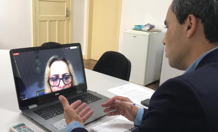 Dando sequência as reuniões setoriais do Comitê de Volta às Aulas previstas para esta semana, a Secretaria da Educação se reuniu nesta terça-feira (14) com os representantes do Ministério Público e da Assembleia Legislativa do Paraná. Os encontros, que fazem parte da programação do Comitê divulgada na última quinta-feira (9), ocorrem por videoconferência e destacaram as preocupações de cada setor para a organização de um plano de retorno.