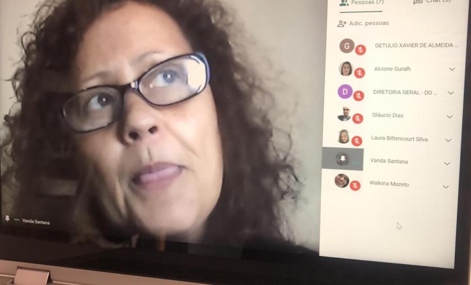 A Secretaria de Estado da Educação e do Esporte (Seed) se reuniu virtualmente nesta quinta-feira (16) com a APP-Sindicato para tratar do protocolo de retorno das aulas presenciais no Paraná. A reunião faz parte da programação de encontro setoriais do Comitê de Volta às Aulas iniciado na segunda-feira (13).