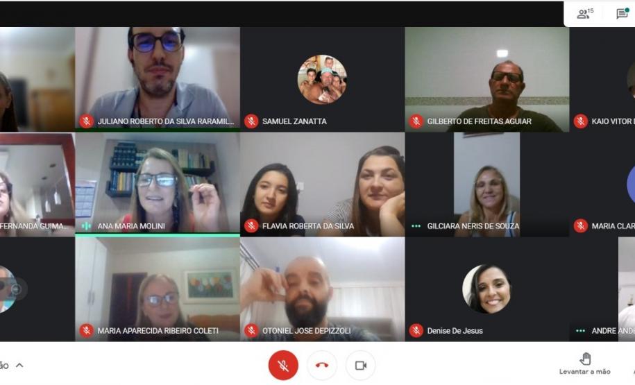 Reunião com os estudantes e suas famílias do Ganhando o Mundo